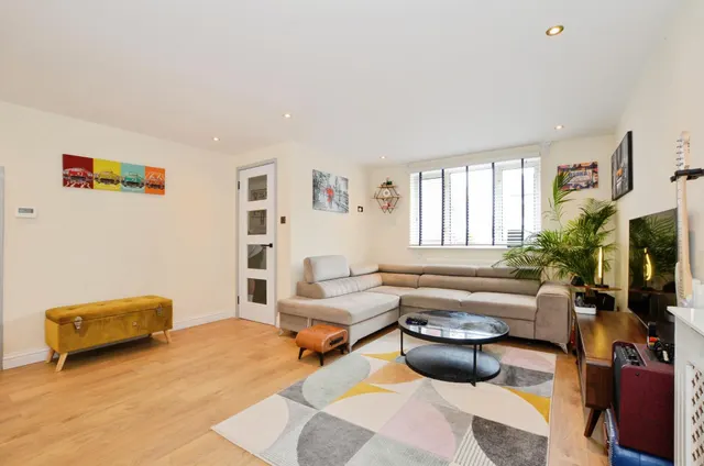 Greenside, Borehamwood, WD6, photo 2