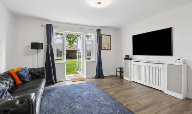 Eastman Way, Epsom, KT19, photo 3