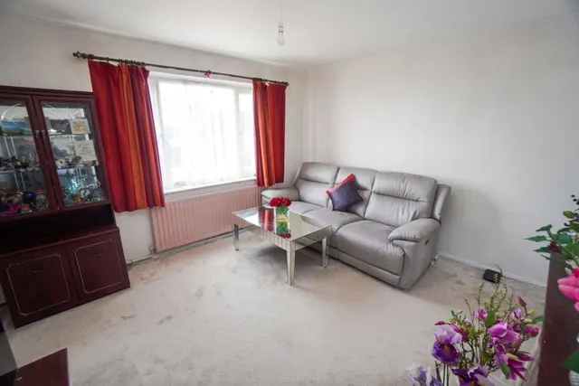 Hillary Road, High Wycombe, HP13, photo 3