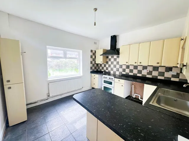 Emscote Road, Wyken, photo 2
