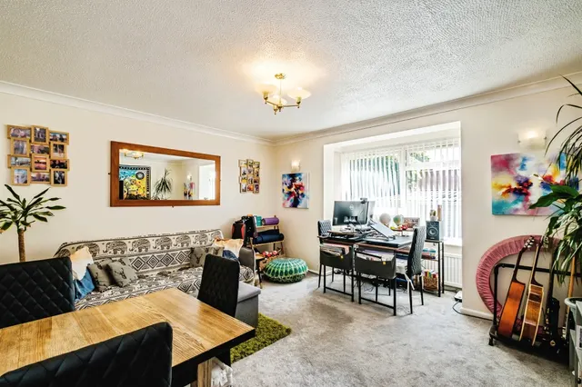 College Gardens, Worthing, BN11, photo 2
