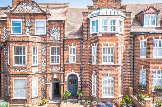 Five Bedroom Elegant Victorian Townho, photo 1