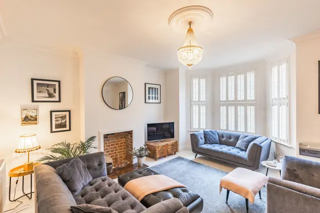 Five Bedroom Elegant Victorian Townho, photo 3