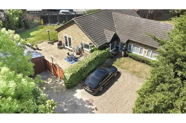 Clive Close, Potters Bar, EN6, photo 3