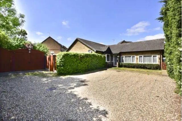Clive Close, Potters Bar, EN6, photo 1