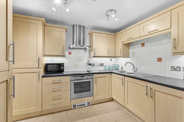 Windmill Road, OX9, photo 3