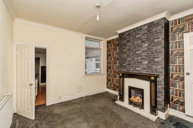 Newhall Street, Willenhall, WV13, photo 3