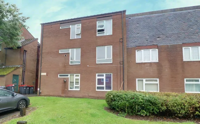 2 bedroom flat, Withywood Drive, Telford