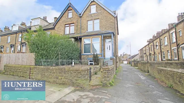 New Hey Road, Bradford, BD4, photo 1