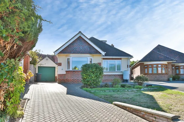 Branders Close, Bournemouth, BH6, photo 1
