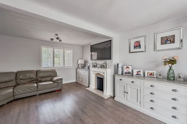 Sangers Drive, Horley, RH6, photo 3