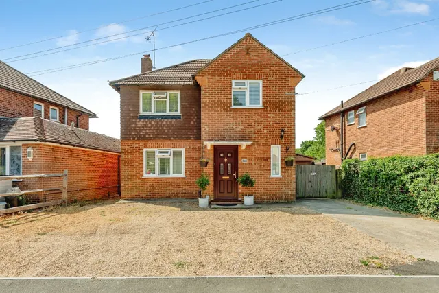 Sangers Drive, Horley, RH6, photo 1