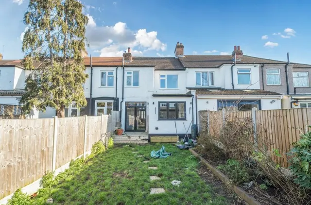 Carnarvon Road, London, E10, photo 2