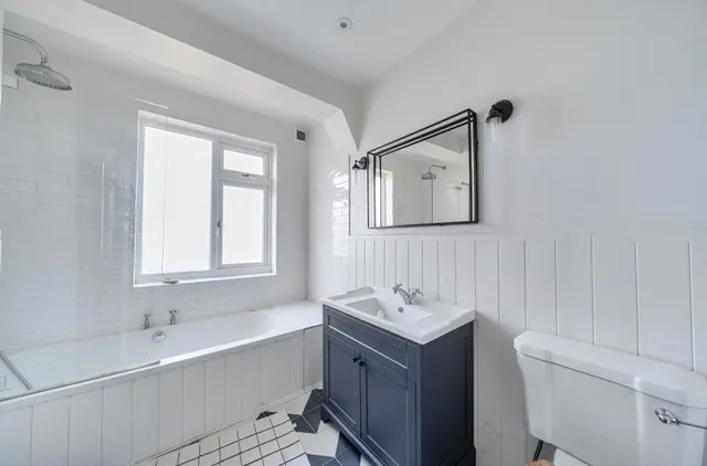 Carnarvon Road, London, E10, photo 3