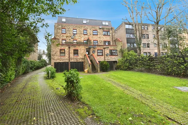 Queens Road, Brentwood, Essex, CM14, photo 1