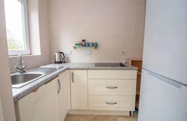 Photo 3 — Hulbert Road, Waterlooville, PO7 7JY