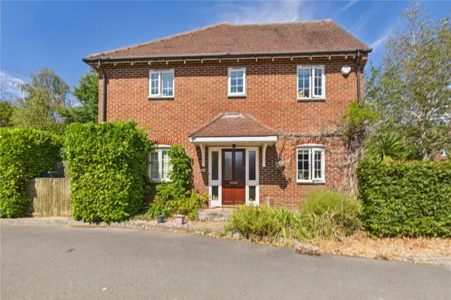 Morrison Close, Upper Basildon, RG8, photo 1