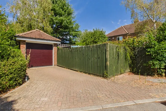 Morrison Close, Upper Basildon, RG8, photo 2