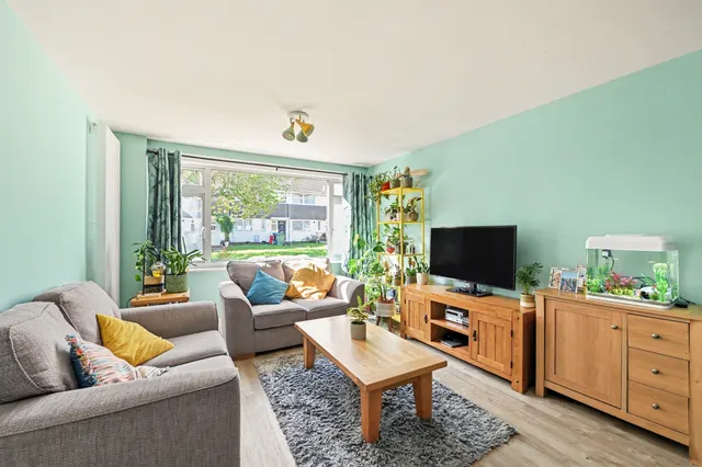 Faversham Close, Tring, HP23, photo 2