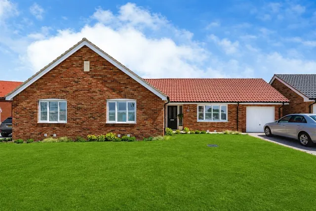 Harvest Road, Lakenheath, Brandon, photo 1