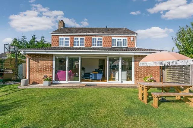 Photo 2 — Cranbrook Drive, Maidenhead, Berkshire