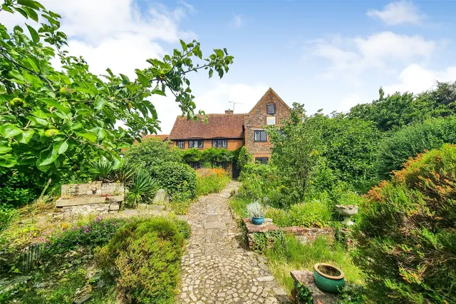 Ash Street, Ash, Guildford, Surrey, GU12 6LF, photo 1