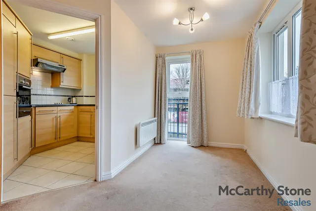 Avenue Road, Lymington, SO41, photo 3