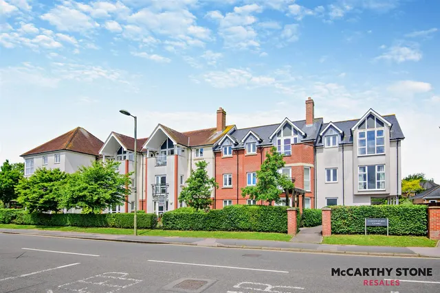 Avenue Road, Lymington, SO41, photo 1
