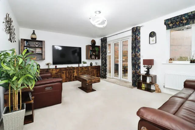 Baker Road, Chesterfield, S42, photo 3