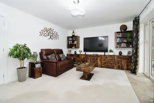 Baker Road, Chesterfield, S42, photo 2