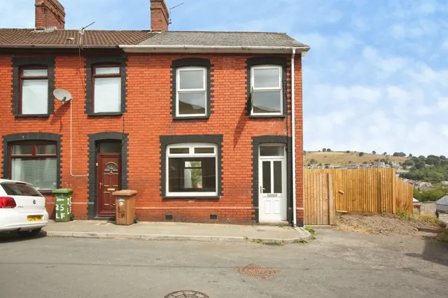 Lower Francis Street, Caerphilly, CF83, photo 1