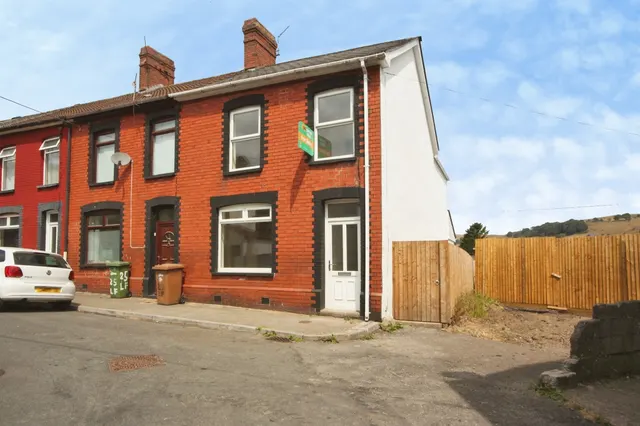 Lower Francis Street, Caerphilly, CF83, photo 2