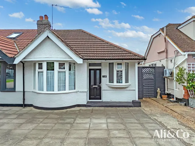 Howard Road, Upminster, Essex, RM14 2UU, photo 1