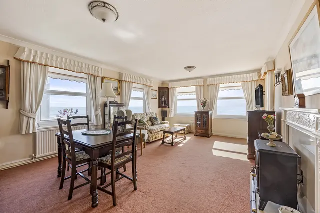 West Parade, Worthing, BN11, photo 1