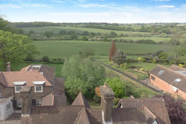 Photo 2 — Camlet Way, Hadley Wood, Hertfordshire, EN4 0NL