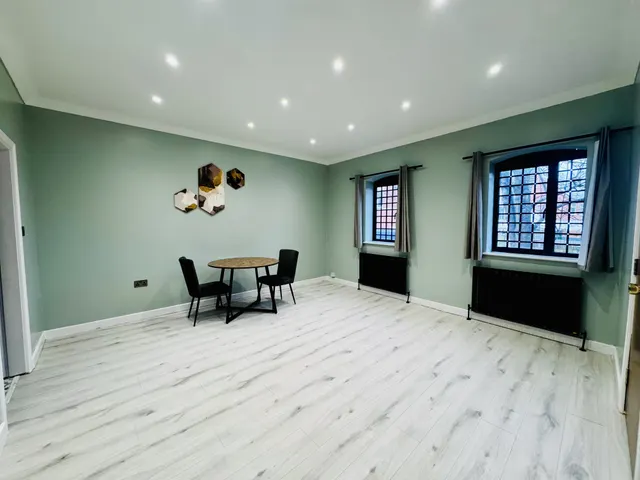 Chequers Lane, Wellingborough, NN8, photo 2
