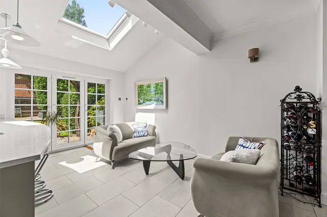 Photo 3 — Cambridge Crescent, Teddington, TW11 8DX