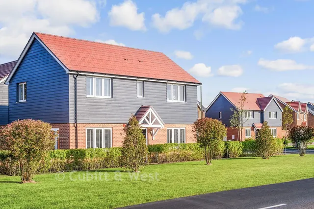 Wittering Place, West Wittering, PO20, photo 1