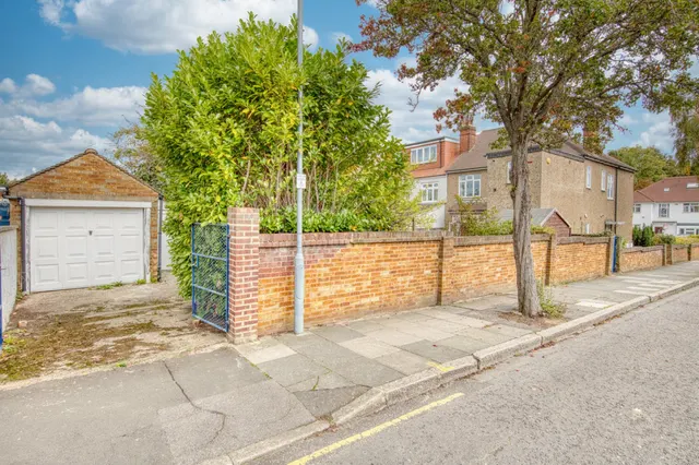 Photo 2 — Redbridge Lane West