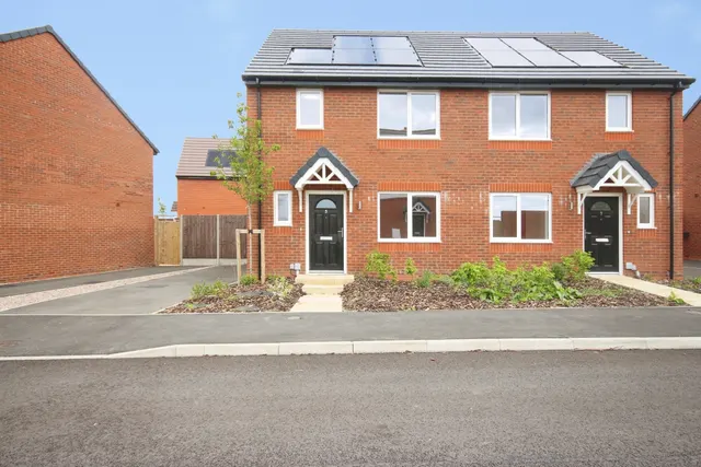 Wyre Lane, Long Marston, CV37, photo 1