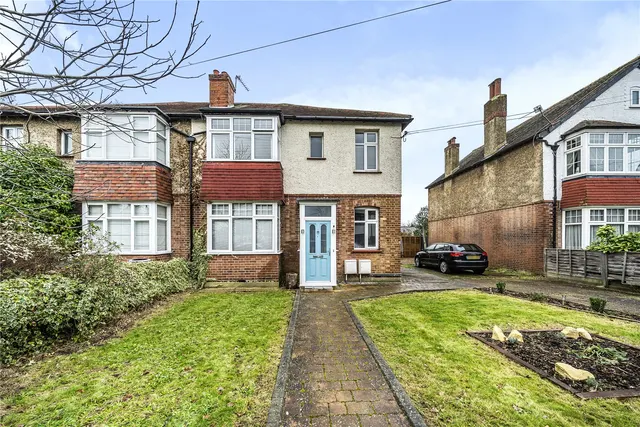 Chestnut Avenue, Hampton, TW12 2NU, photo 1