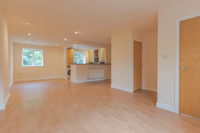 Ferrand Lane, Bingley, BD16, photo 2