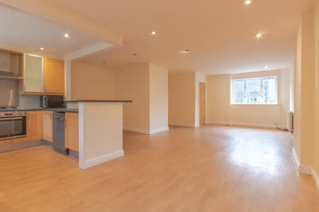 Ferrand Lane, Bingley, BD16, photo 3