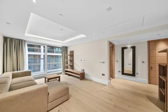Kensington High Street, London, W14, photo 1