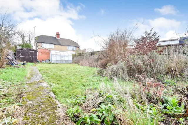 Photo 2 — Hurlands Close, Farnham, Surrey, GU9 9JF