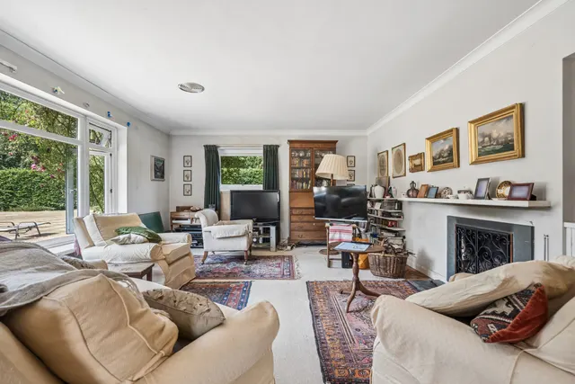 Farnham Common, Buckinghamshire, photo 3