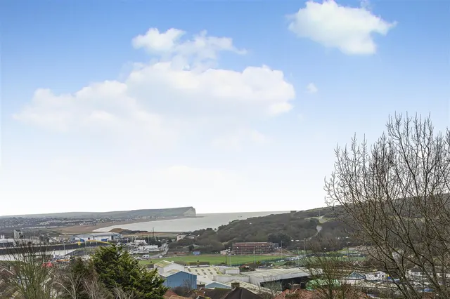 Hillcrest Road, Newhaven, photo 1