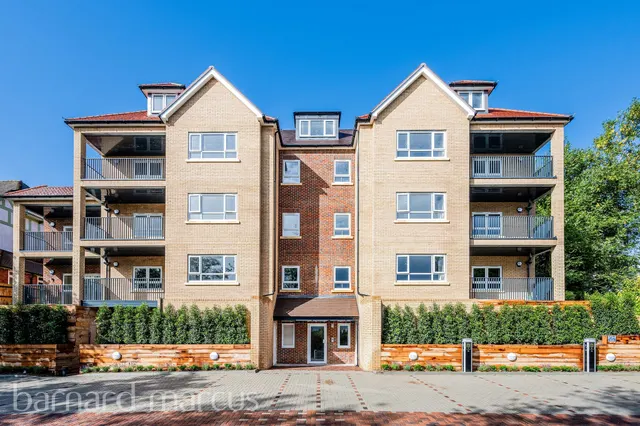 Riddlesdown Road, Purley, photo 1