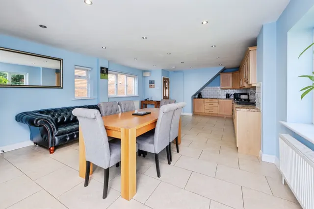 Dove Close, Newport Pagnell, photo 1