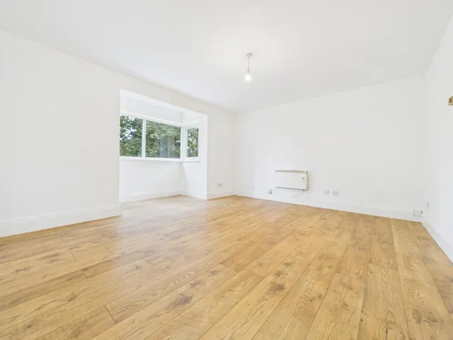 Photo 2 — Frescade Crescent, Kings Furlong, Basingstoke, RG21